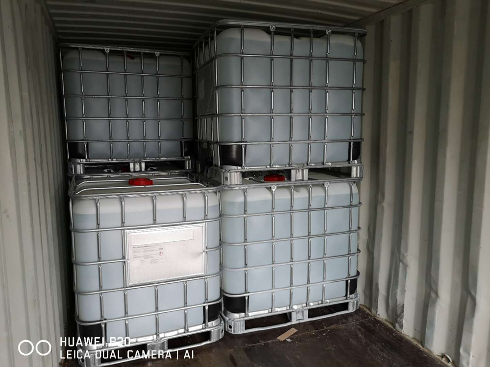 Potassium acetate deicing agent